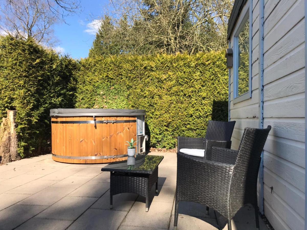Willa Omheind Chalet Met Prive Hottub. Op De Veluwe Voorthuizen Zewnętrze zdjęcie