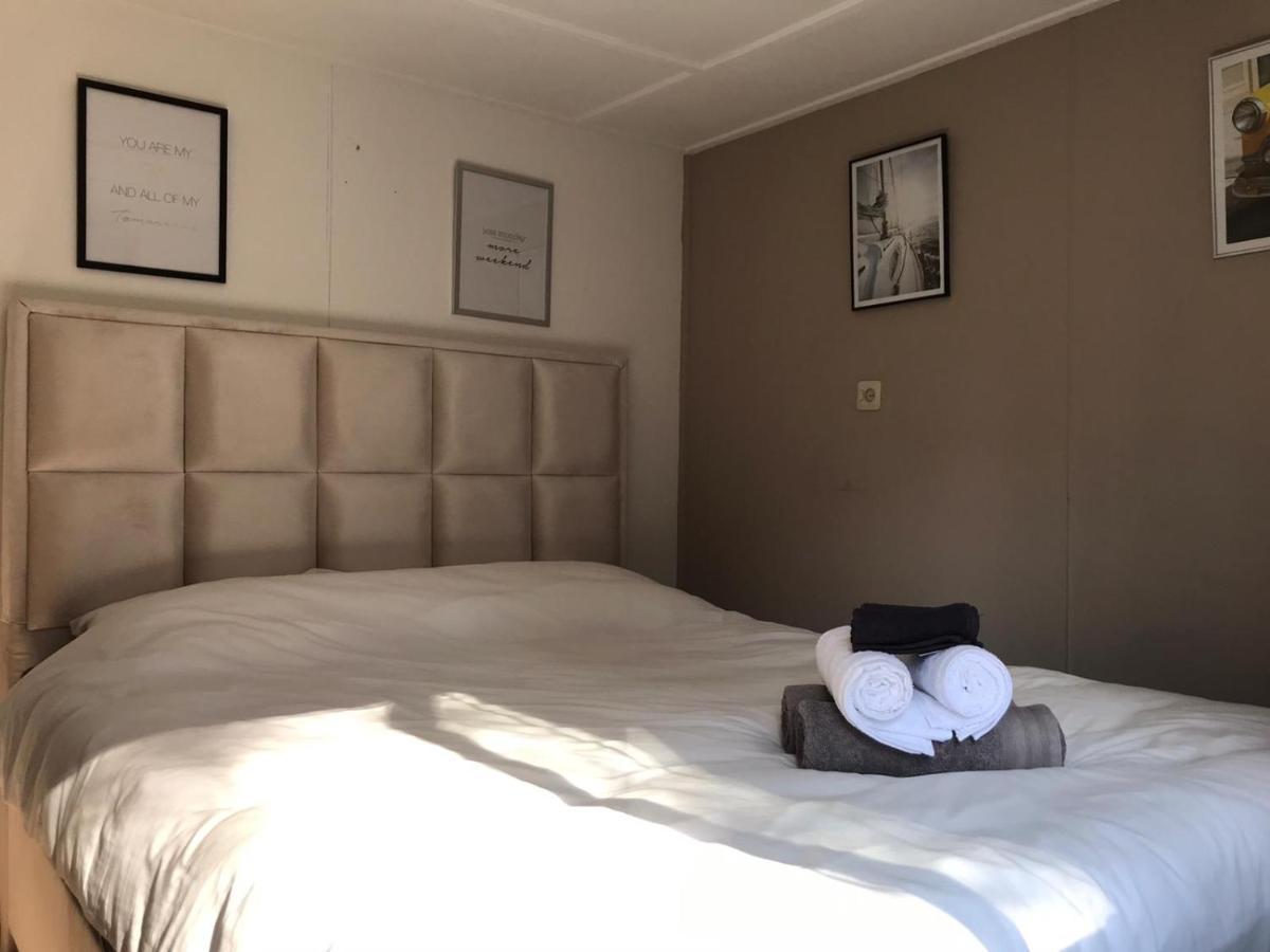 Willa Omheind Chalet Met Prive Hottub. Op De Veluwe Voorthuizen Zewnętrze zdjęcie