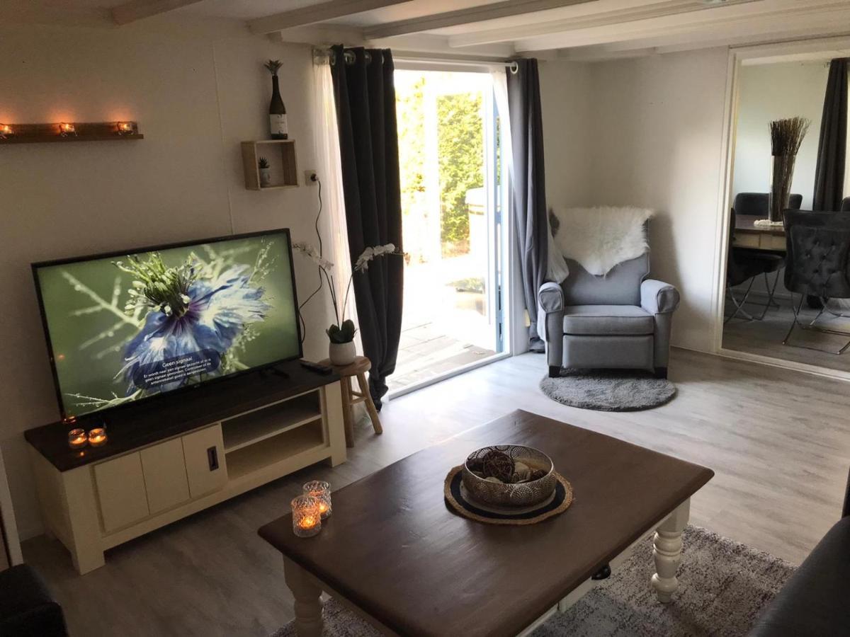 Willa Omheind Chalet Met Prive Hottub. Op De Veluwe Voorthuizen Zewnętrze zdjęcie